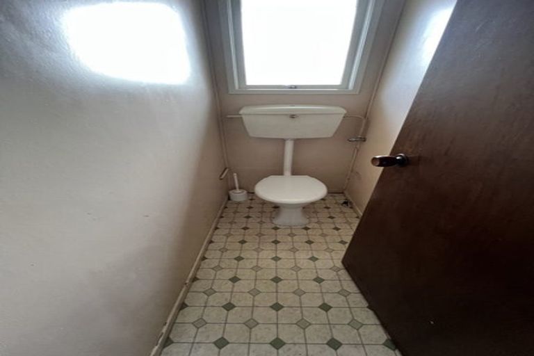 Photo of property in 3/22 Penning Road, Castor Bay, Auckland, 0620