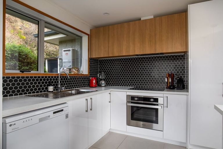 Photo of property in 18 Branxholm Street, Roxburgh, 9500