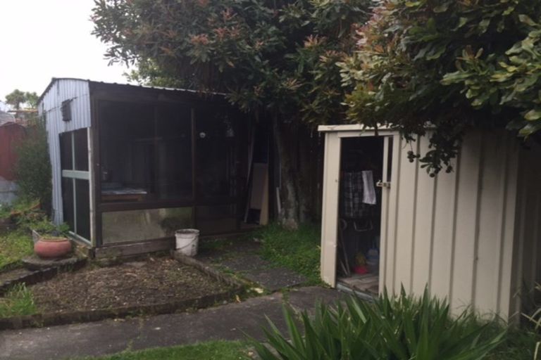 Photo of property in 13 Ciprian Place, Henderson, Auckland, 0612