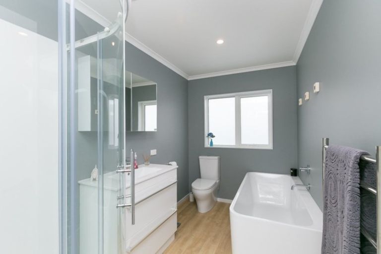 Photo of property in 7 Epic Way, Newlands, Wellington, 6037