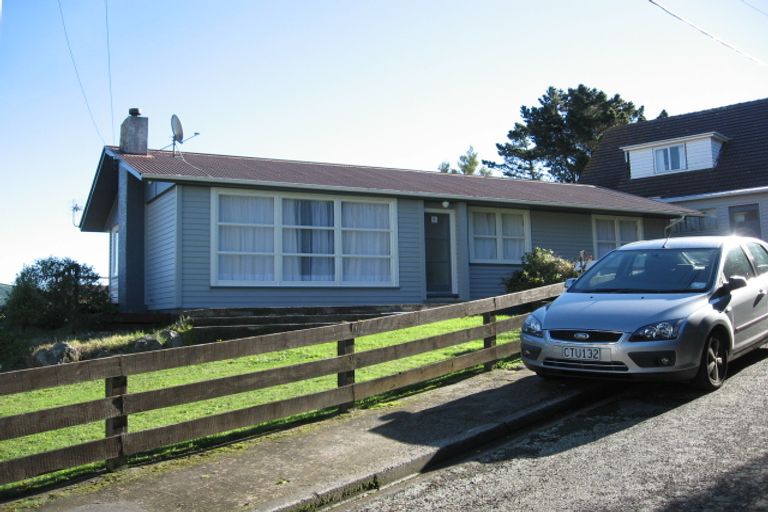 Photo of property in 1 Dunmail Way, Newlands, Wellington, 6037