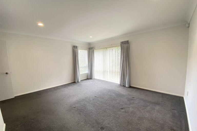 Photo of property in 16 Hendrika Court, Hobsonville, Auckland, 0618