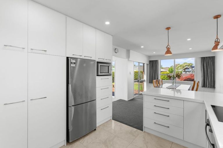 Photo of property in 11a Wyatt Place, Russley, Christchurch, 8042