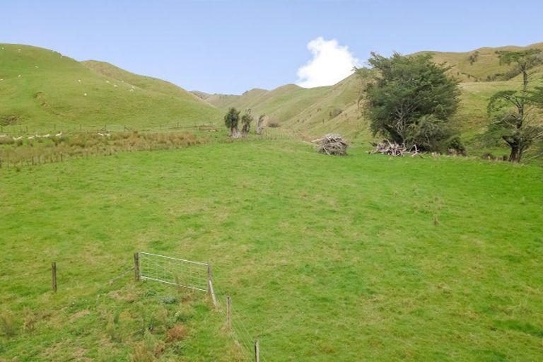 Photo of property in 420 Mangaoranga Road, Eketahuna, 4993