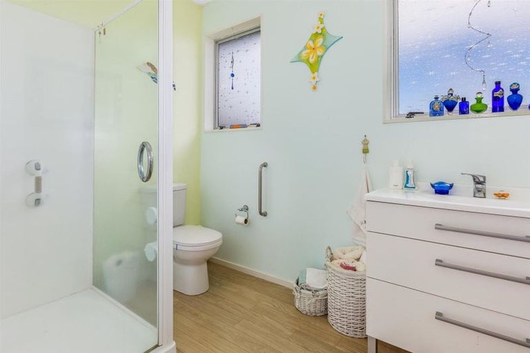 Photo of property in 4b The Track, Plimmerton, Porirua, 5026