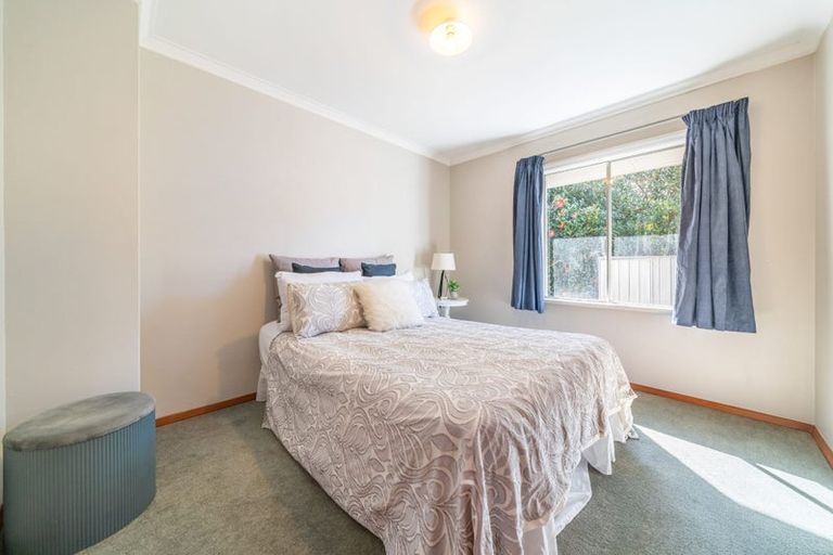 Photo of property in 1/58 Oregon Drive, Maoribank, Upper Hutt, 5018