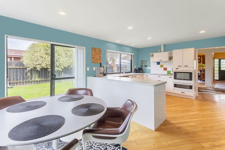 Photo of property in 21 Kanawa Street, Waikanae, 5036