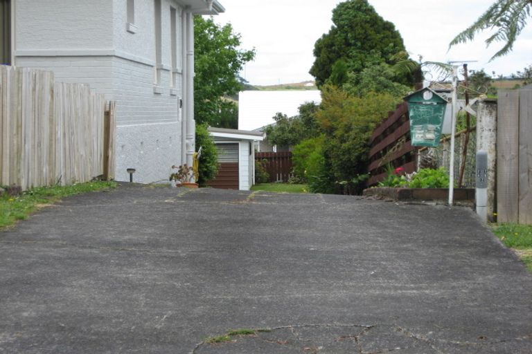 Photo of property in 10 Henry Curd Terrace, Pukekohe, 2120