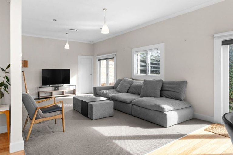 Photo of property in 15 Fairfield Road, Fairfield, Hamilton, 3214