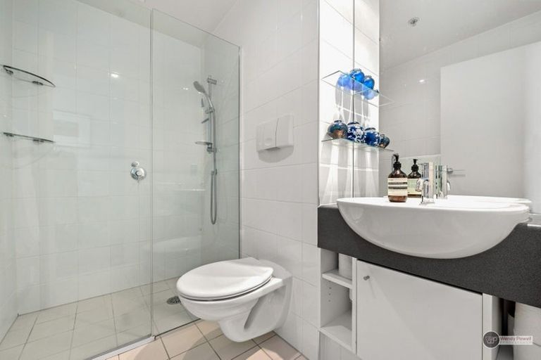 Photo of property in Sanctum Apartments, 41/10b Ebor Street, Te Aro, Wellington, 6011