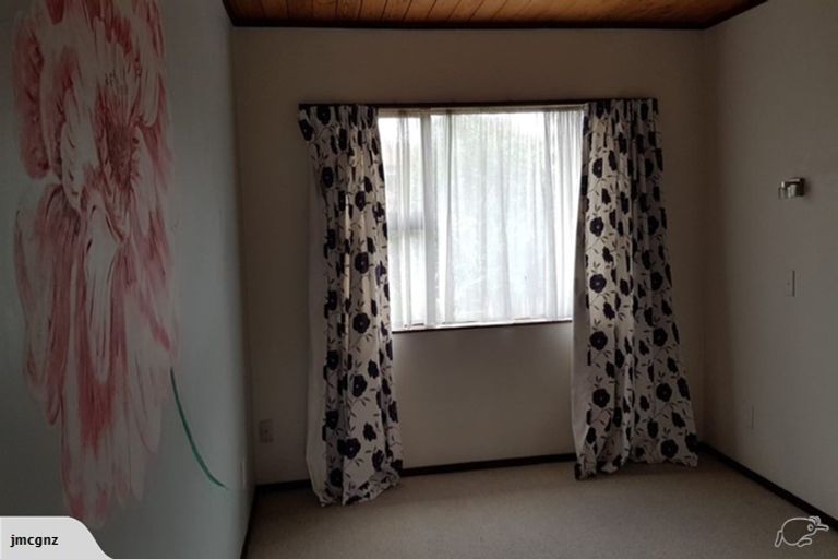 Photo of property in 14 Pohutukawa Crescent, Raumati Beach, Paraparaumu, 5032