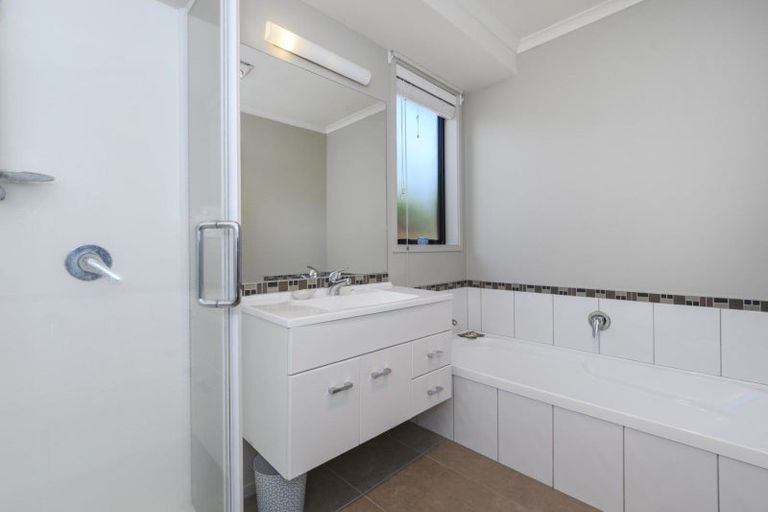 Photo of property in 24 Hansard Place, Bethlehem, Tauranga, 3110