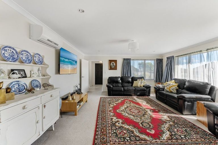 Photo of property in 1 Honeyfield Drive, Whalers Gate, New Plymouth, 4310