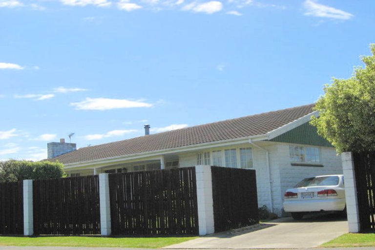 Photo of property in 8 Gibbs Drive, Woodend, 7610