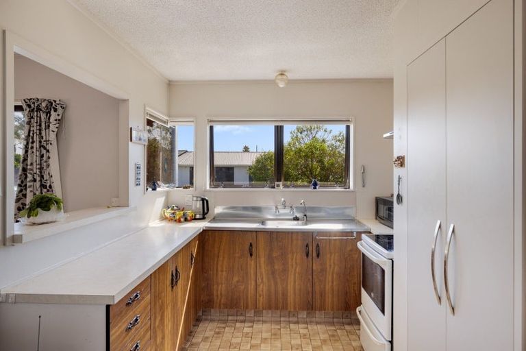 Photo of property in 2 Ngarimu Place, Mount Maunganui, 3116