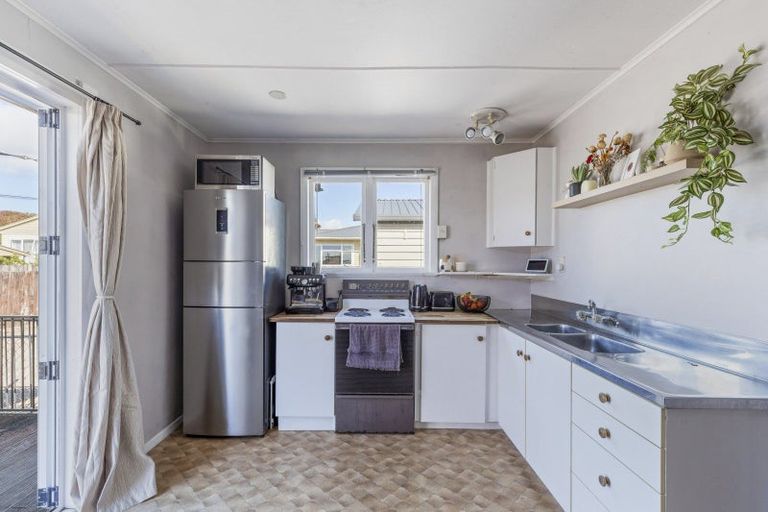 Photo of property in 75b Rata Street, Inglewood, 4330