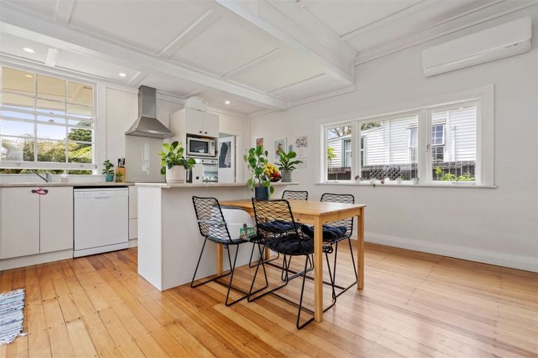 Photo of property in 3 Moore Street, Leamington, Cambridge, 3432