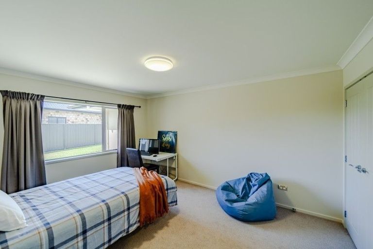 Photo of property in 15 Portland Place, Poraiti, Napier, 4112