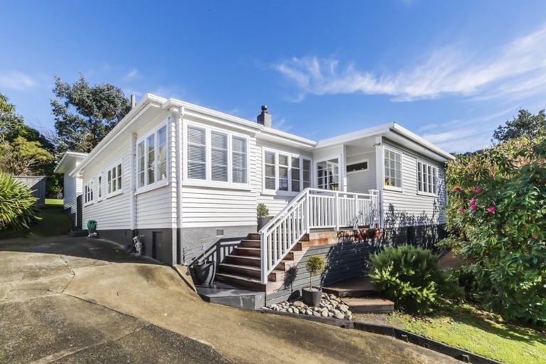 Photo of property in 18 Delhi Crescent, Khandallah, Wellington, 6035