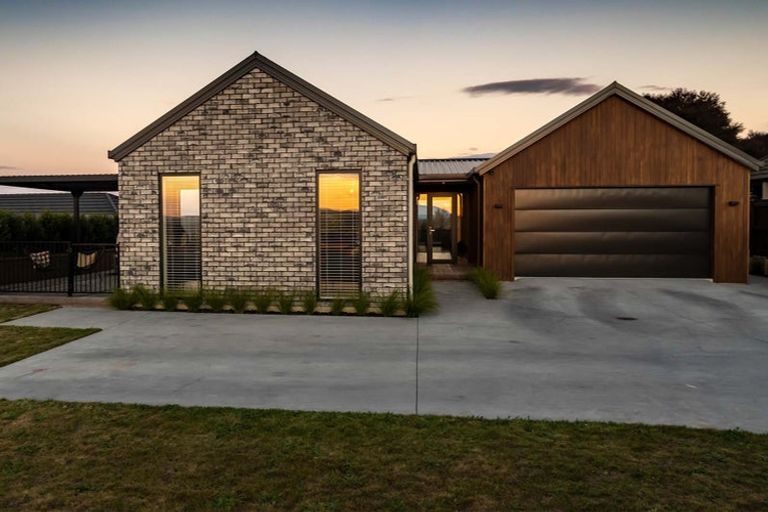 Photo of property in 18 Brywood Rise, Flagstaff, Hamilton, 3210