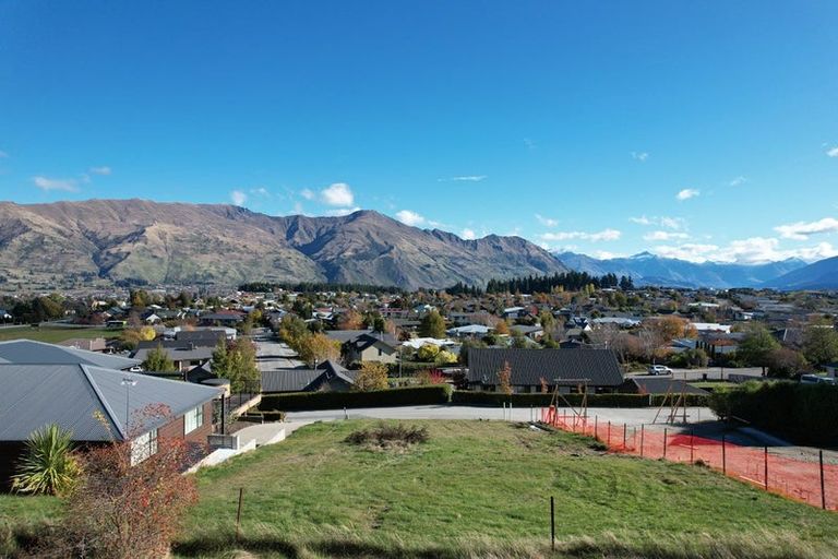 Photo of property in 11b Fastness Crescent, Wanaka, 9305