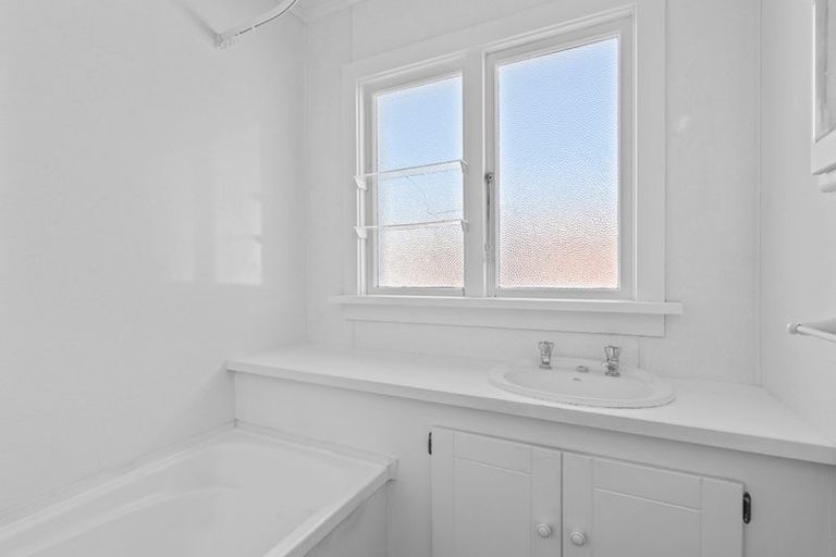 Photo of property in 64 Broughton Street, Gore, 9710