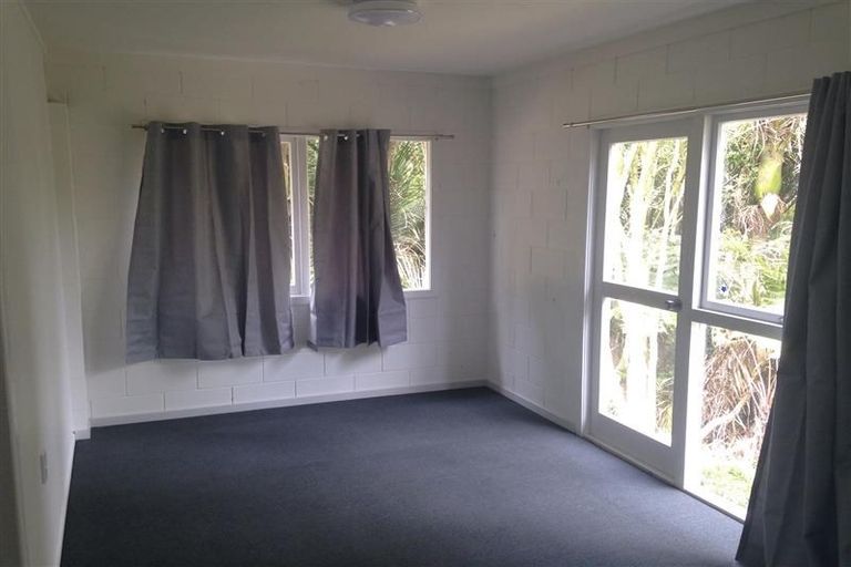 Photo of property in 26 Seaview Road, Glenfield, Auckland, 0629