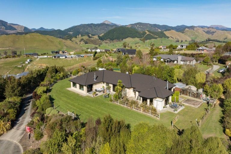 Photo of property in 4 Moneymore Place, Wakefield, 7095