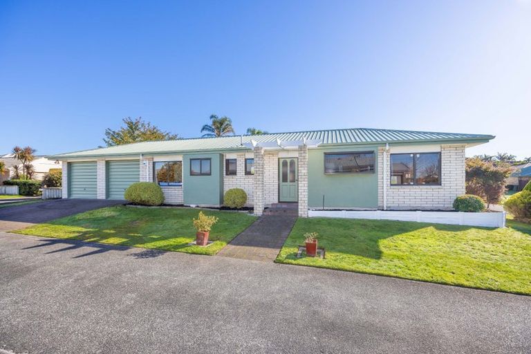 Photo of property in 16 Bramley Drive, Rototuna, Hamilton, 3210