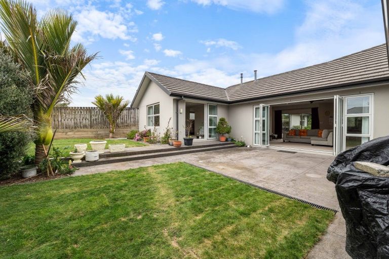 Photo of property in 4 Links Drive, Waiwhakaiho, New Plymouth, 4312
