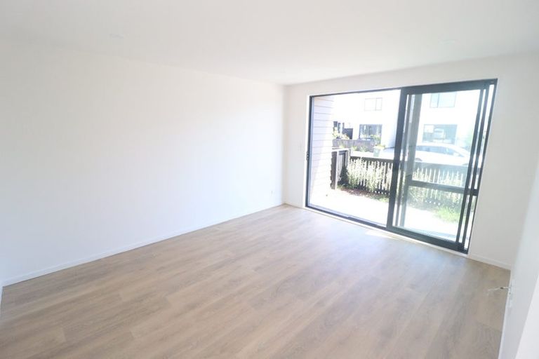 Photo of property in 34 Hobsonville Point Road, Hobsonville, Auckland, 0616