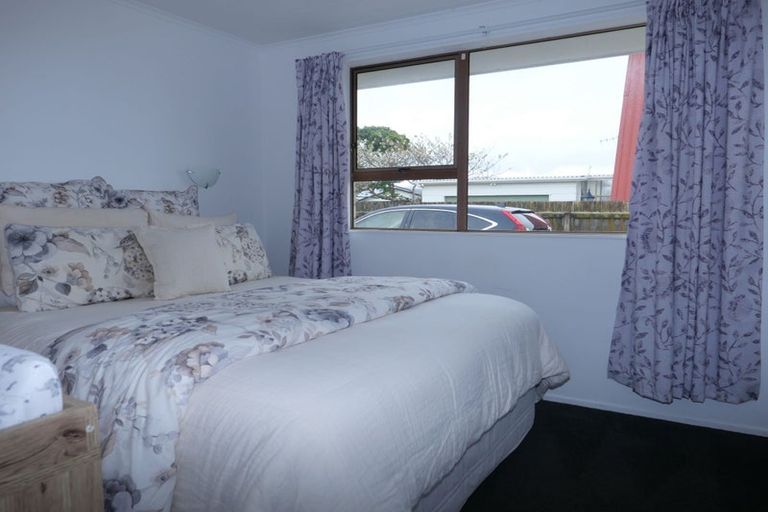 Photo of property in 62a Mazengarb Road, Paraparaumu Beach, Paraparaumu, 5032