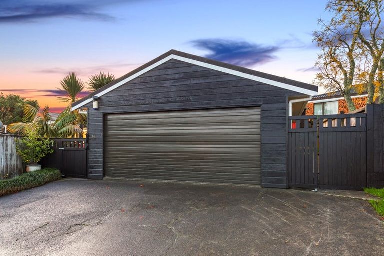 Photo of property in 6 Oystergrove Road, West Harbour, Auckland, 0618