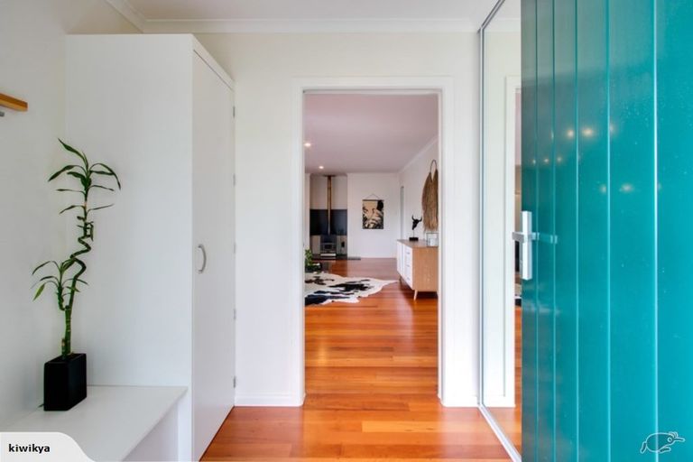 Photo of property in 18 Golding Road, Taradale, Napier, 4112