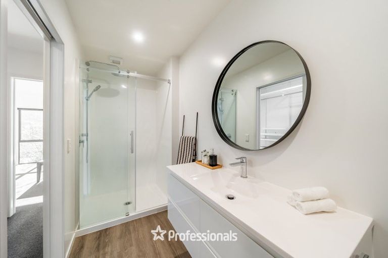 Photo of property in 6 Castle Crescent, Stokes Valley, Lower Hutt, 5019