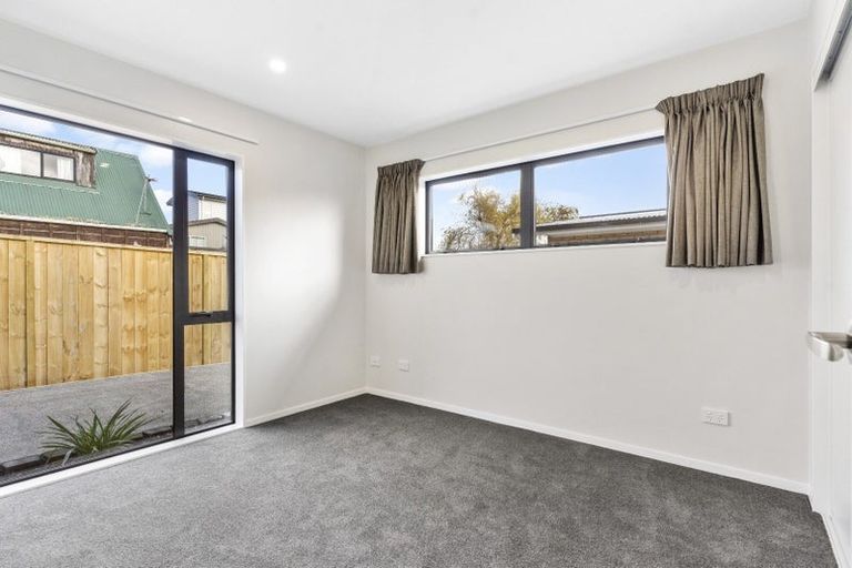 Photo of property in 41 Kingdale Road, Henderson, Auckland, 0610