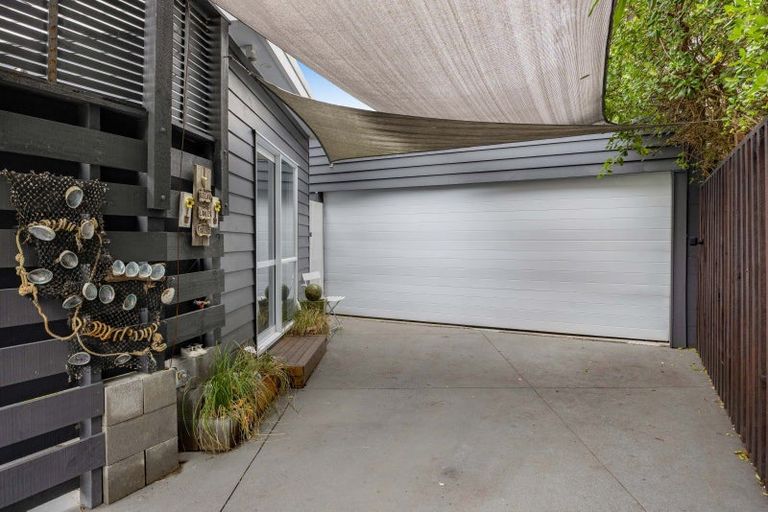 Photo of property in 22 Halse Place, Opunake, 4616