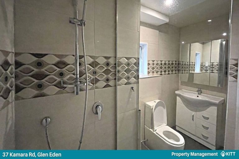 Photo of property in 37 Kamara Road, Glen Eden, Auckland, 0602