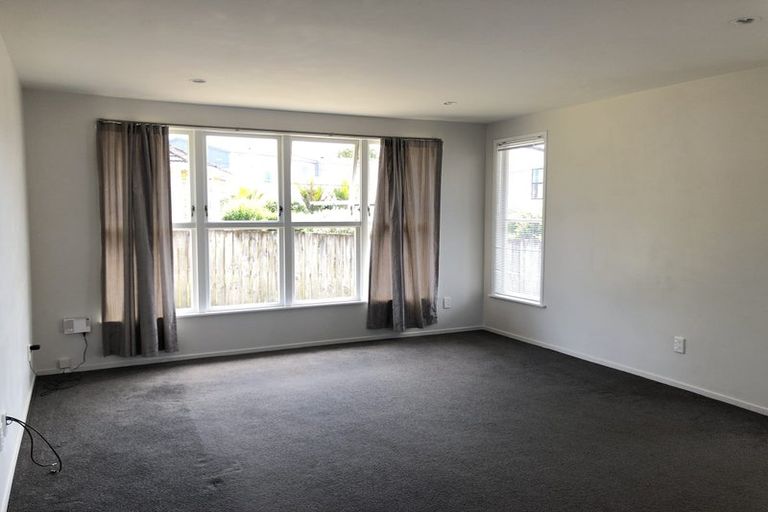 Photo of property in 24 Chippendale Crescent, Birkdale, Auckland, 0626