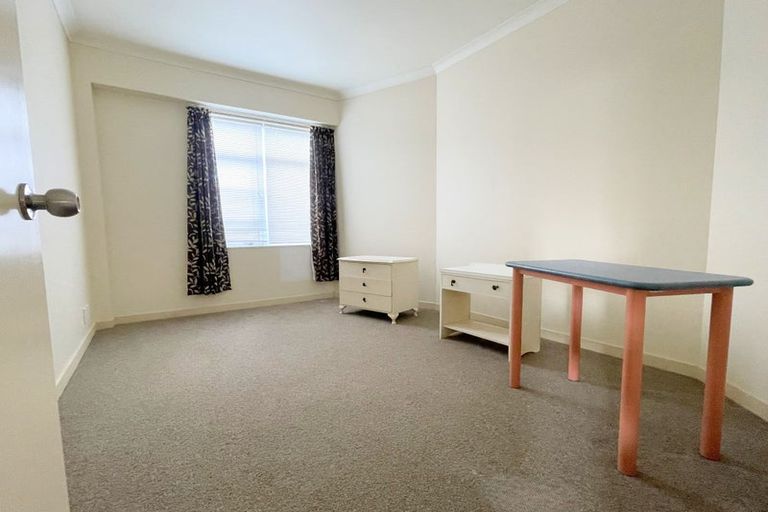 Photo of property in 539-541 Featherston Street, Roslyn, Palmerston North, 4414