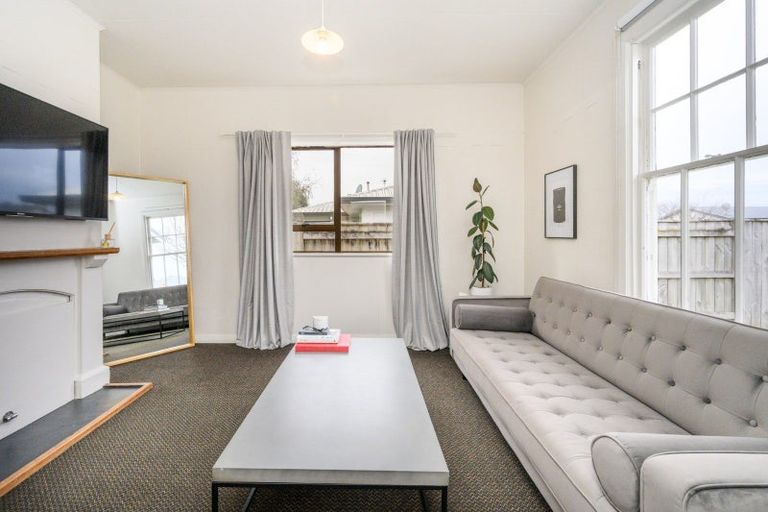 Photo of property in 2 Fairs Road, Milson, Palmerston North, 4414