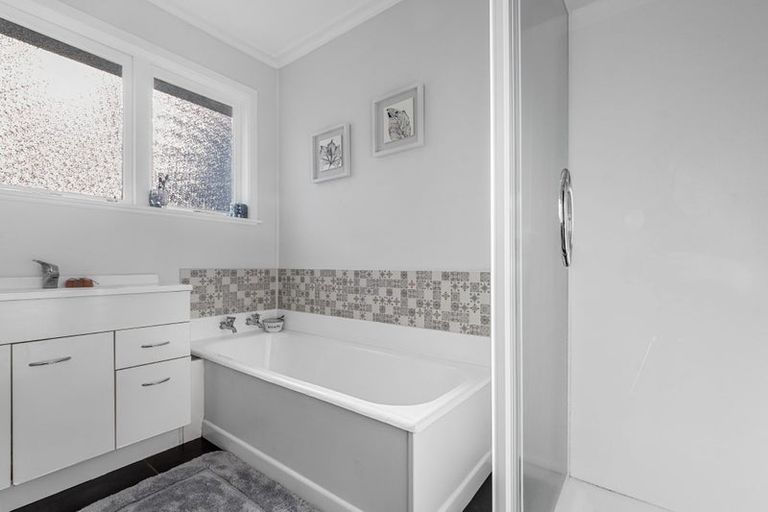 Photo of property in 21a Crescent Road, Otumoetai, Tauranga, 3110