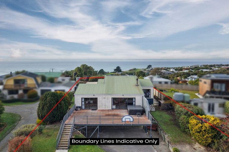 Photo of property in 19 Burnett Street, Kakanui, Oamaru, 9495