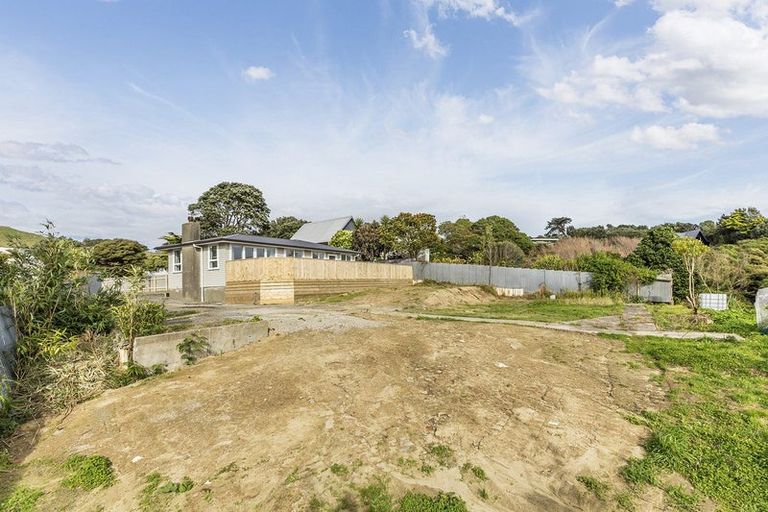 Photo of property in 135 Muri Road, Pukerua Bay, 5026
