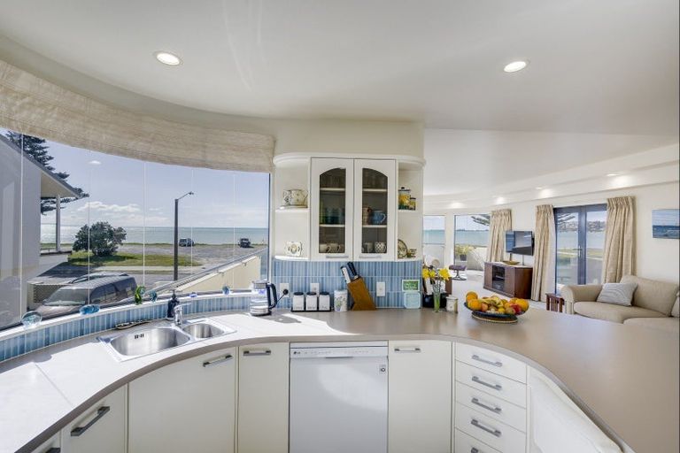 Photo of property in 24 The Esplanade, Westshore, Napier, 4110