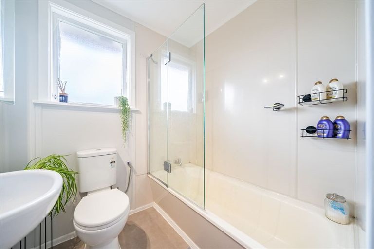 Photo of property in 68f2-a Seddon Street, Wallaceville, Upper Hutt, 5018