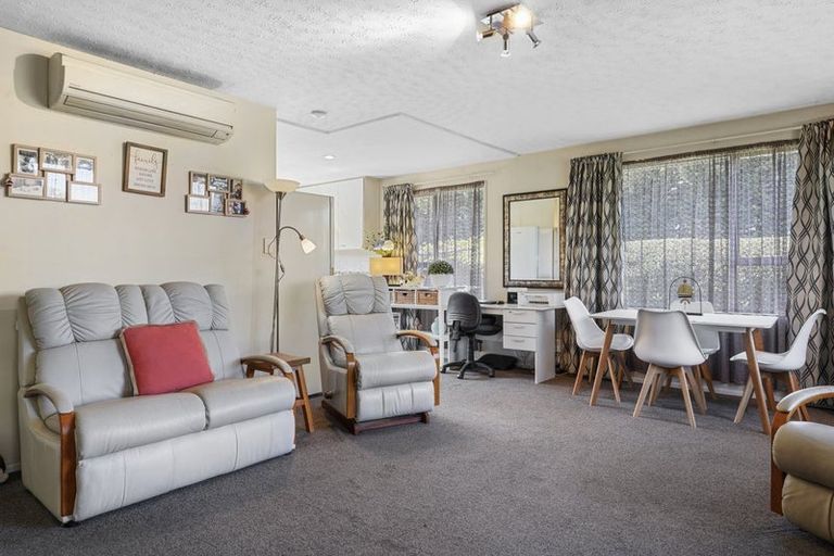 Photo of property in 2/6 Steadman Road, Broomfield, Christchurch, 8042