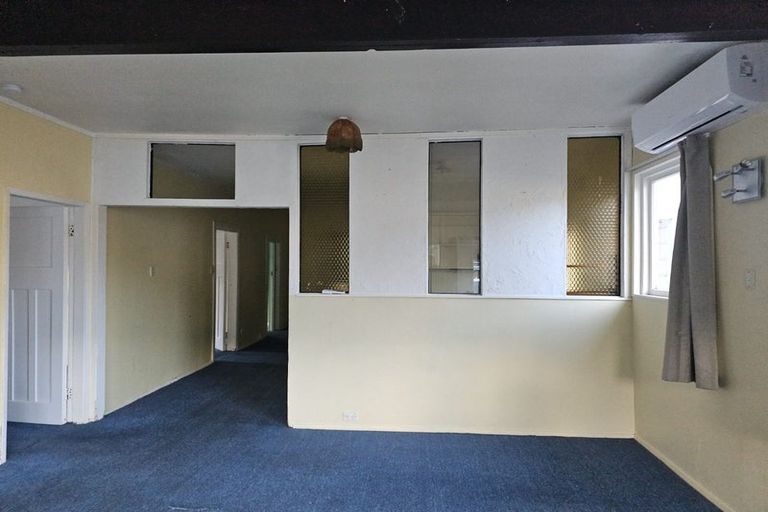 Photo of property in 51 The Parade, Island Bay, Wellington, 6023