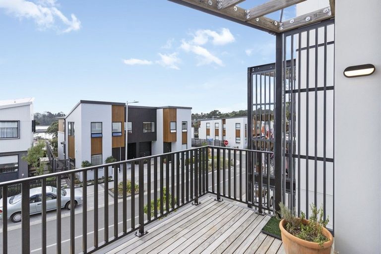 Photo of property in 25 Marine Parade, Hobsonville, Auckland, 0616