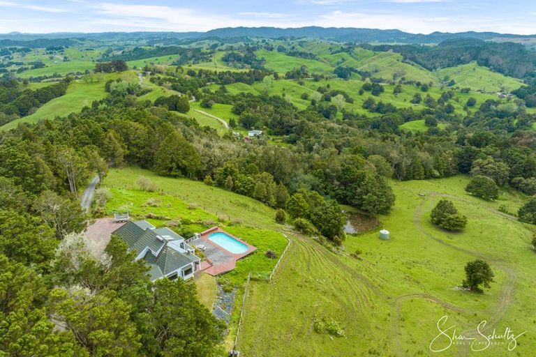 Photo of property in 338 Wairere Road, Waitakere, Henderson, 0782